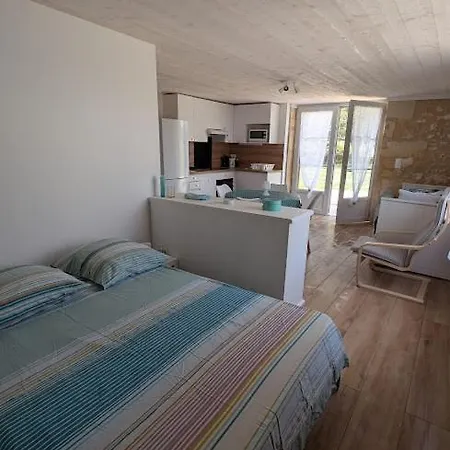 4 Couchages Avec Piscine Et Lacs *